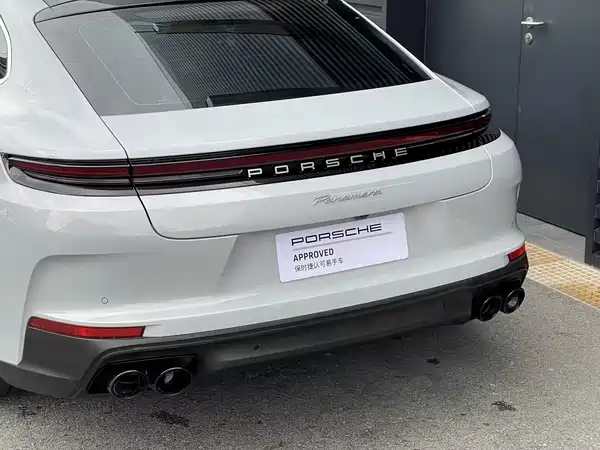Porsche Panamera 2025