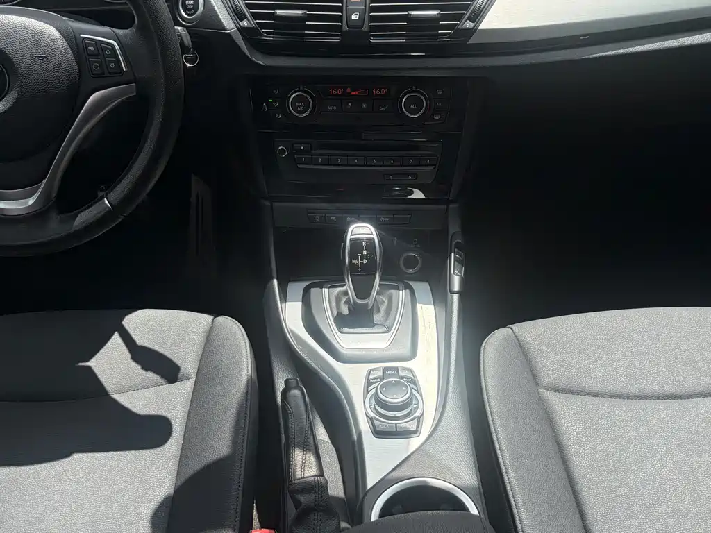 BMW X1 2015 — фото 13