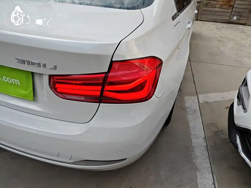 BMW 3 Series 2016 — фото 8