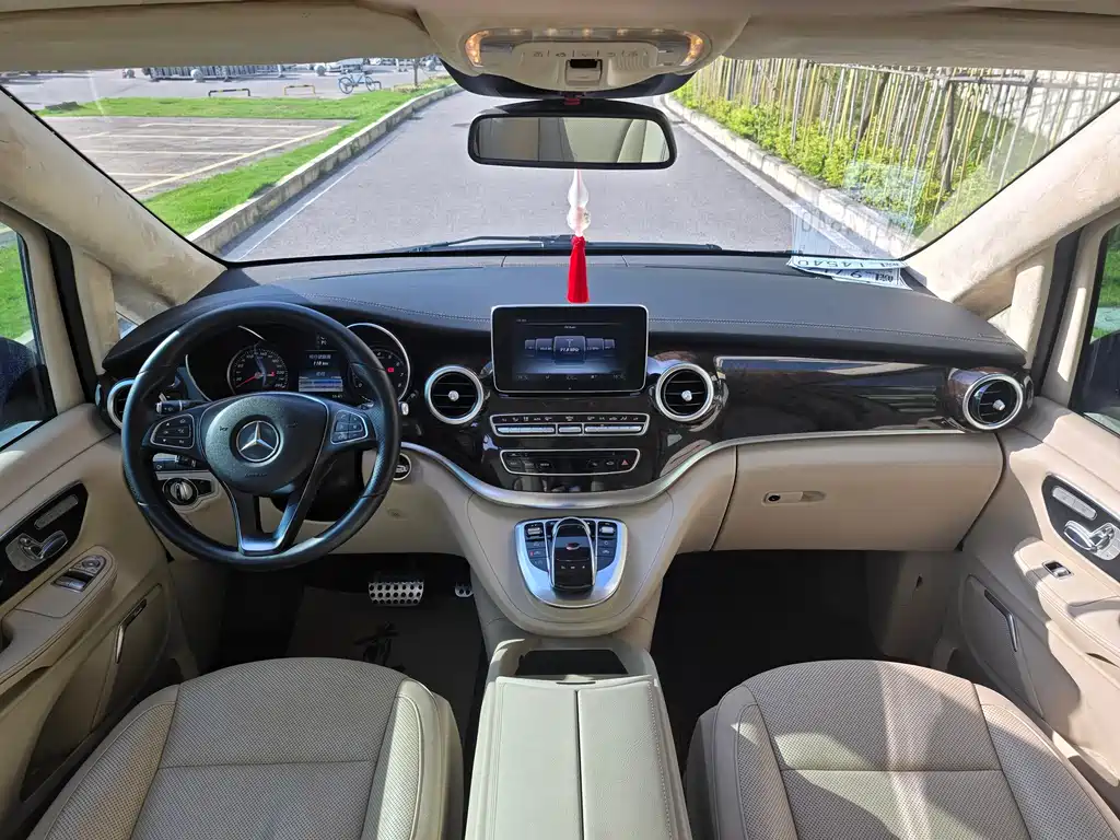 Mercedes-Benz V-Class 2017 — фото 3