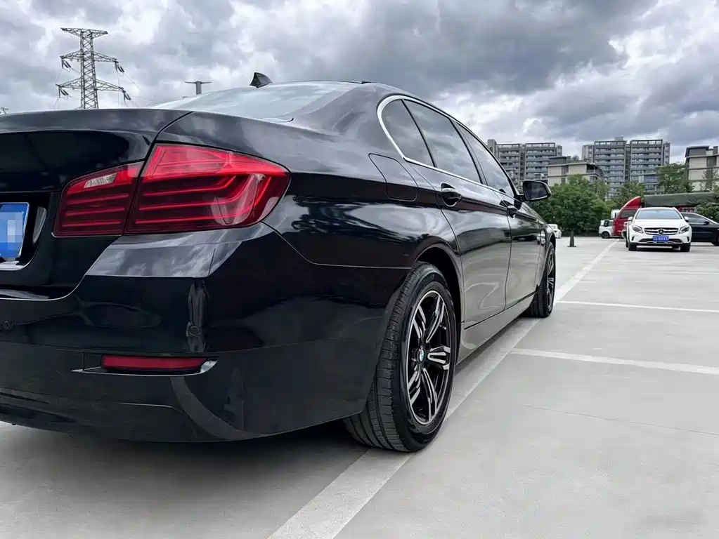 BMW 5 Series 2015 — фото 8