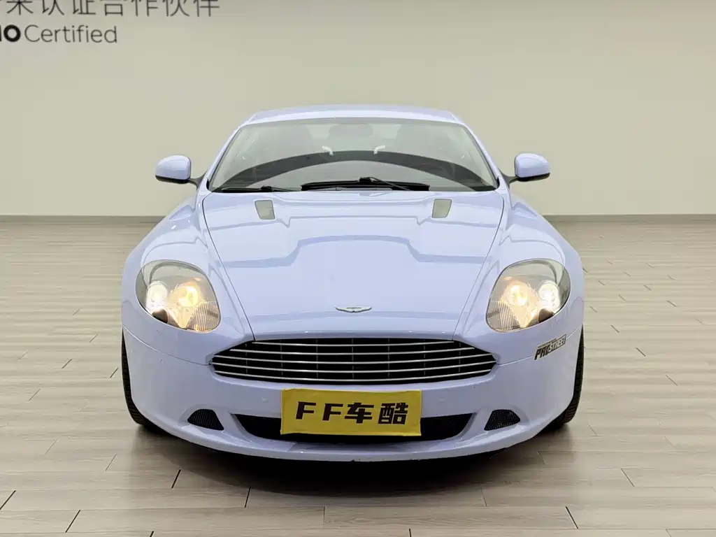Aston Martin DB9 2011 — фото 2