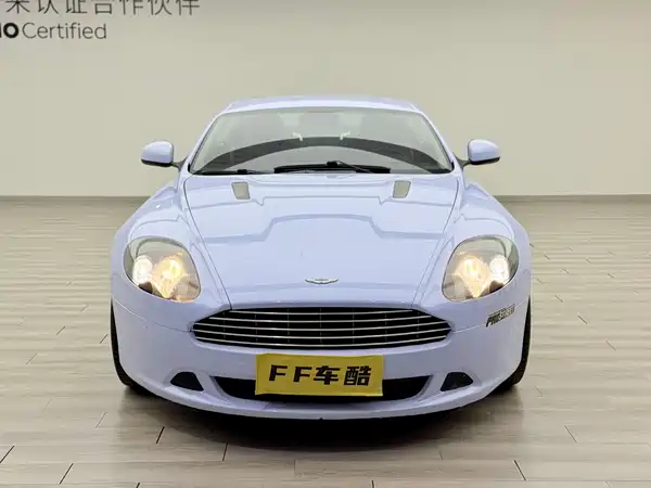 Aston Martin DB9 2011