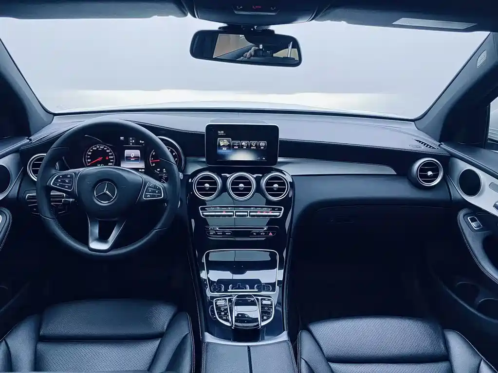Mercedes-Benz GLC 2016 — фото 14