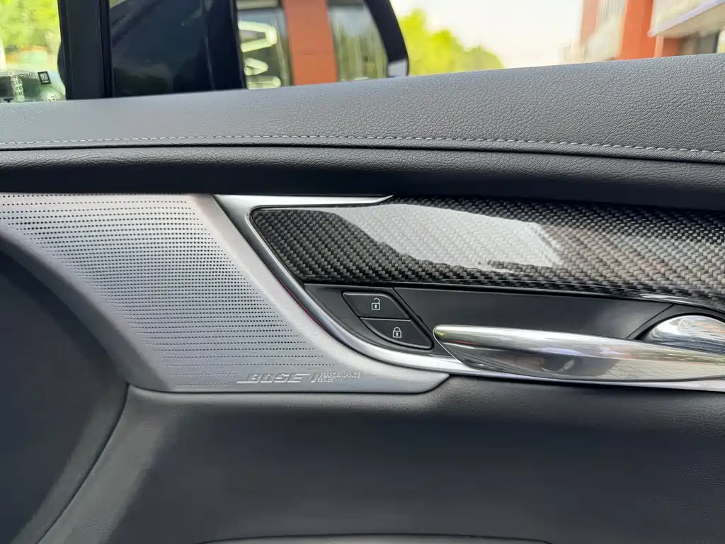 Cadillac XT6 2025 — фото 17