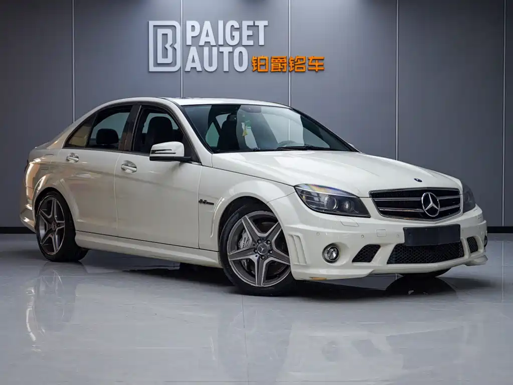 Mercedes-Benz C-Class AMG 2011 — фото 3