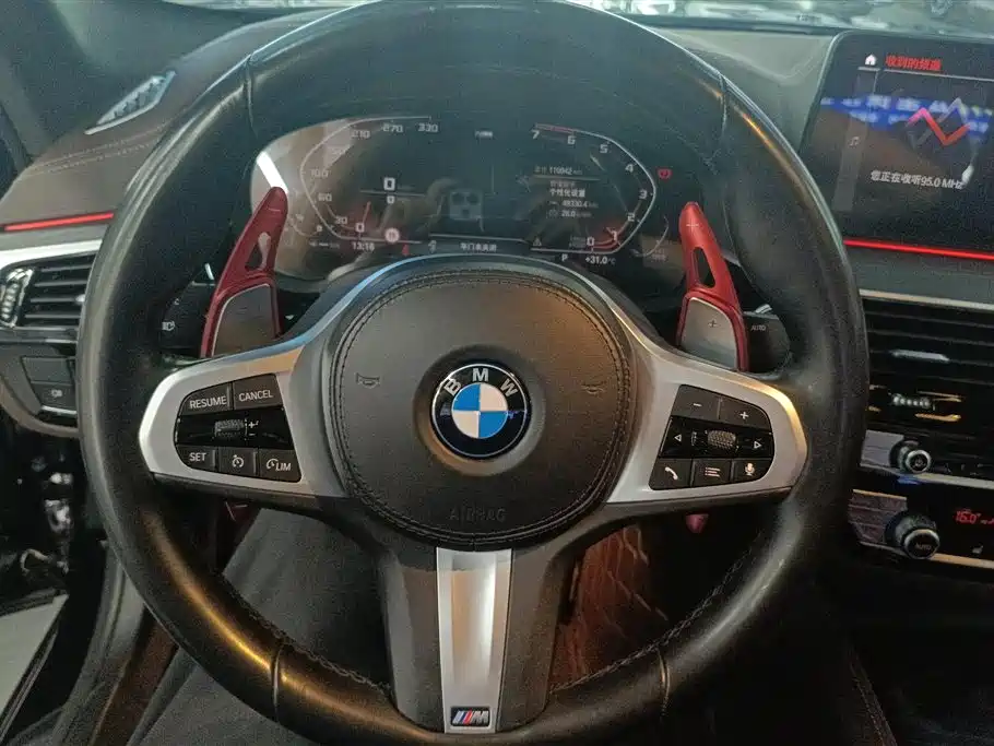 BMW 5 Series 2021 — фото 14