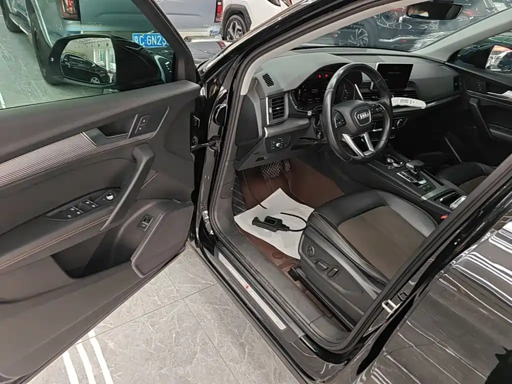 Audi Q5L 2019 — фото 16