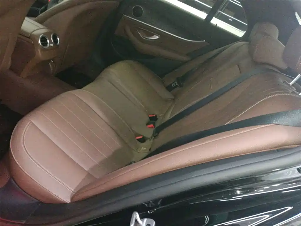 Mercedes-Benz E-Class 2023 — фото 16
