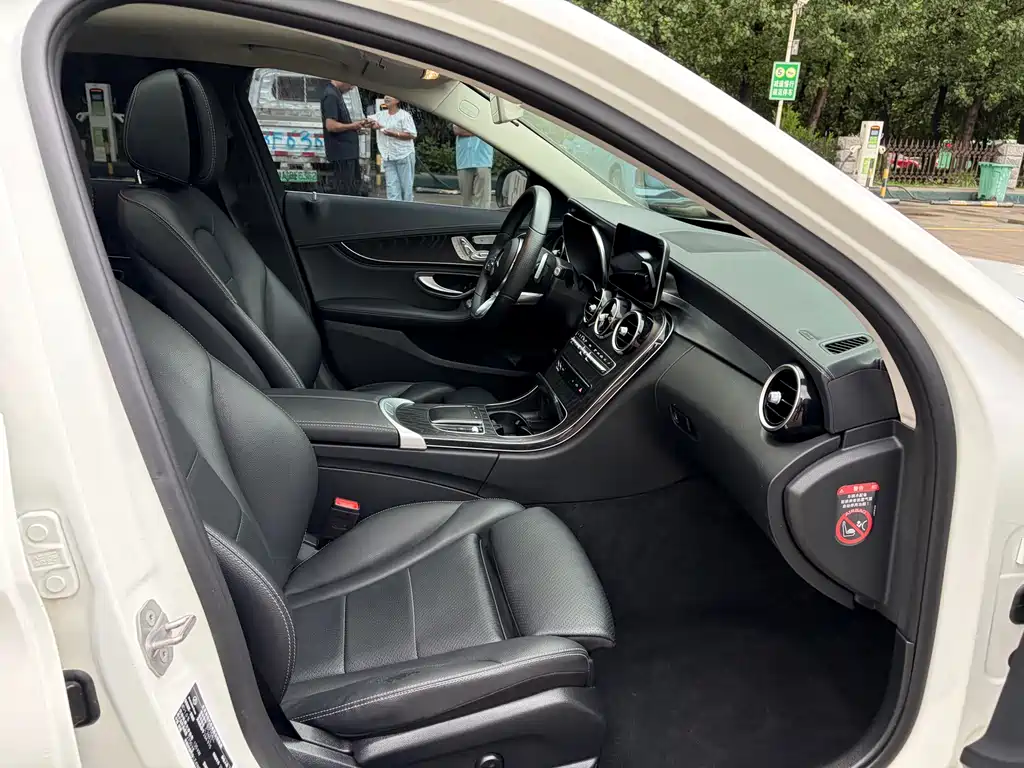 Mercedes-Benz C-Class 2020 — фото 10