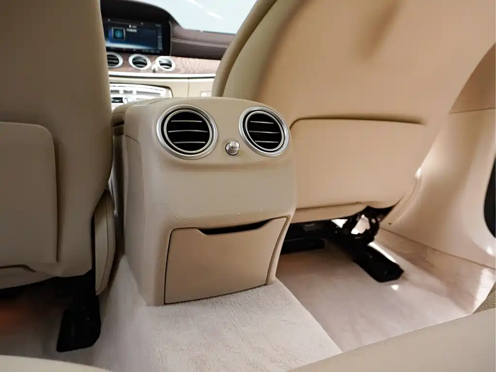 Mercedes-Benz E-Class 2020 — фото 18