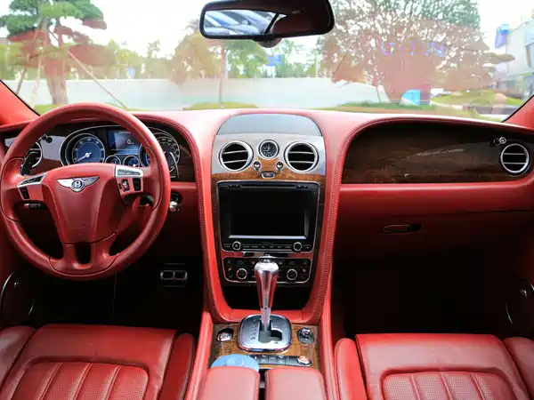 Bentley Continental 2016