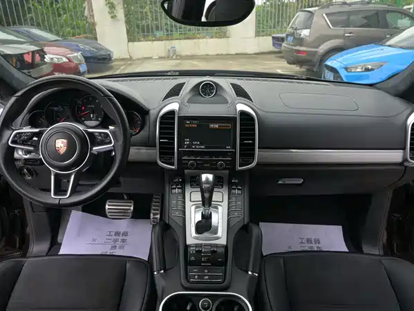 Porsche Cayenne 2016