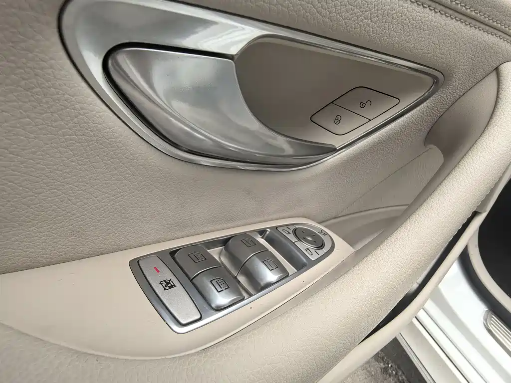 Mercedes-Benz E-Class 2023 — фото 14