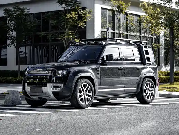 Land Rover Defender 2022