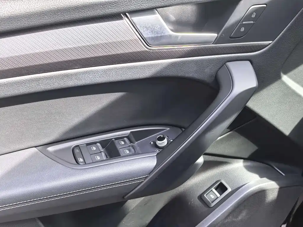 Audi Q5L 2022 — фото 13