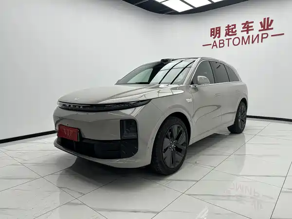 Li Auto L6 2025
