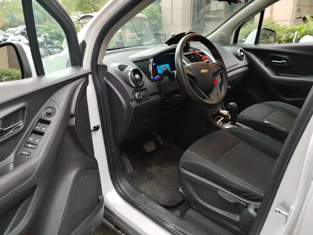 Chevrolet Trax 2016 — фото 12