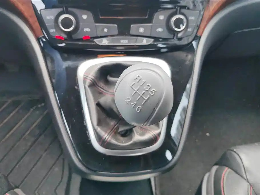 Haval H6 2015 — фото 16