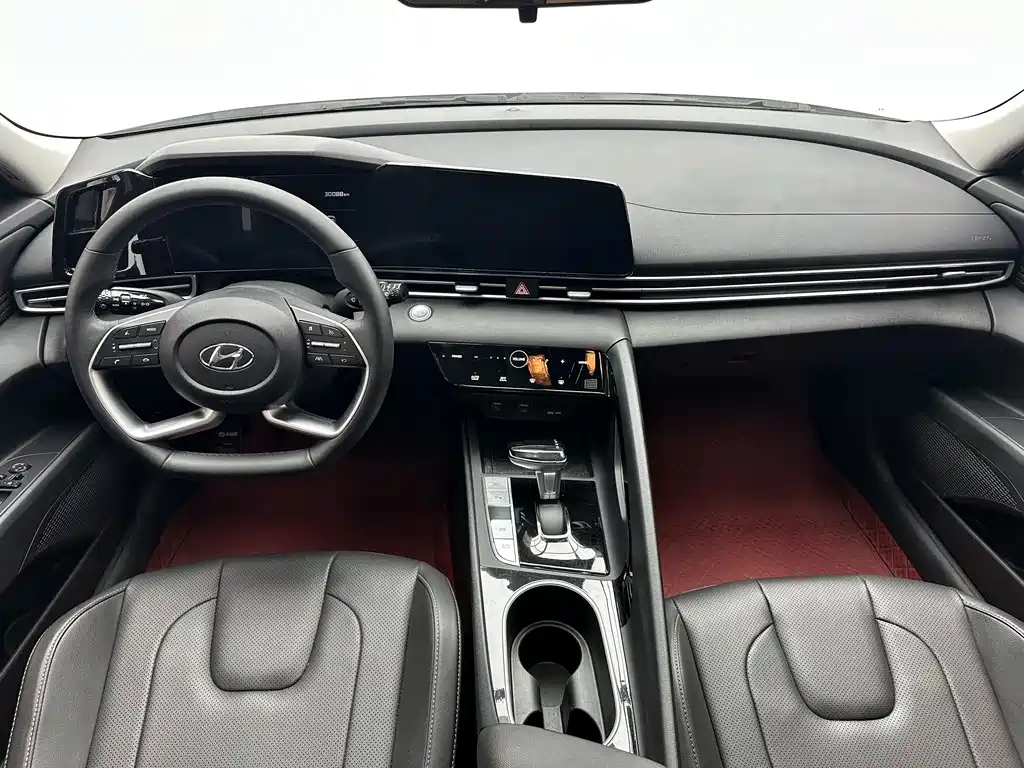 Hyundai Elantra 2023