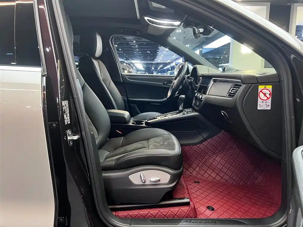 Porsche Macan 2020 — фото 11