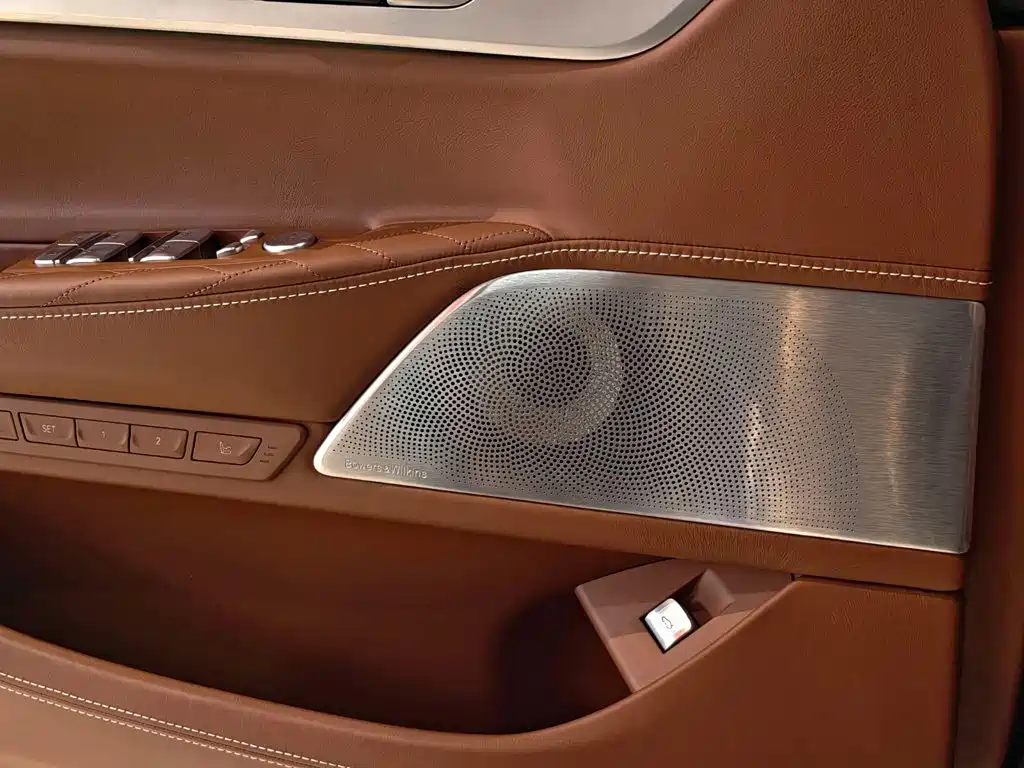 BMW 7 Series 2023 — фото 25