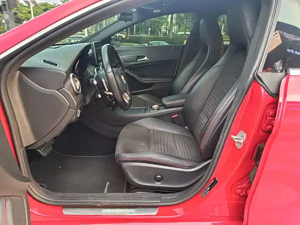 Mercedes-Benz CLA 2015