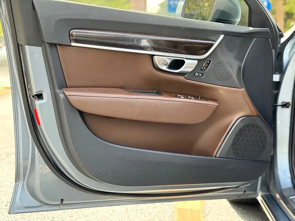 Volvo S90 2018 — фото 14