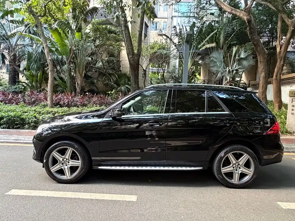 Mercedes-Benz GLE 2016