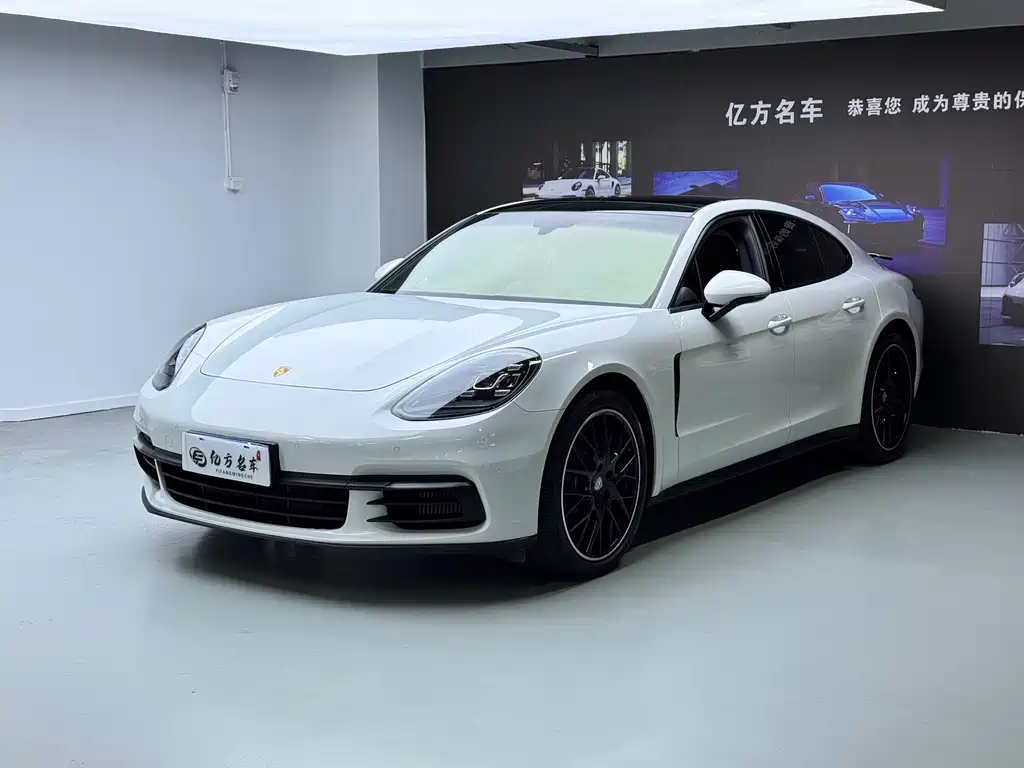 Porsche Panamera 2020 — фото 1