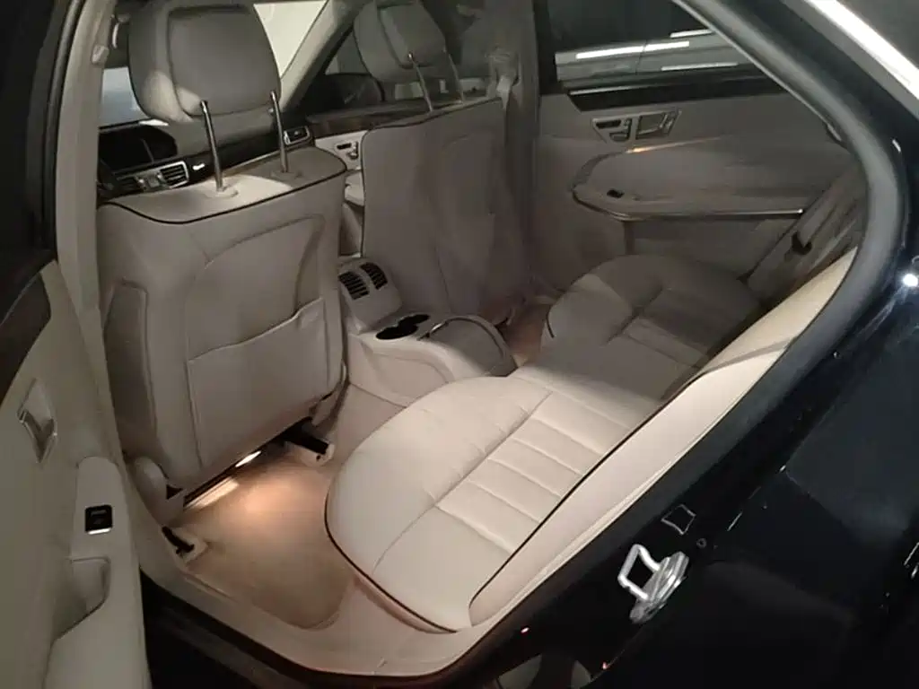 Mercedes-Benz E-Class 2015 — фото 24