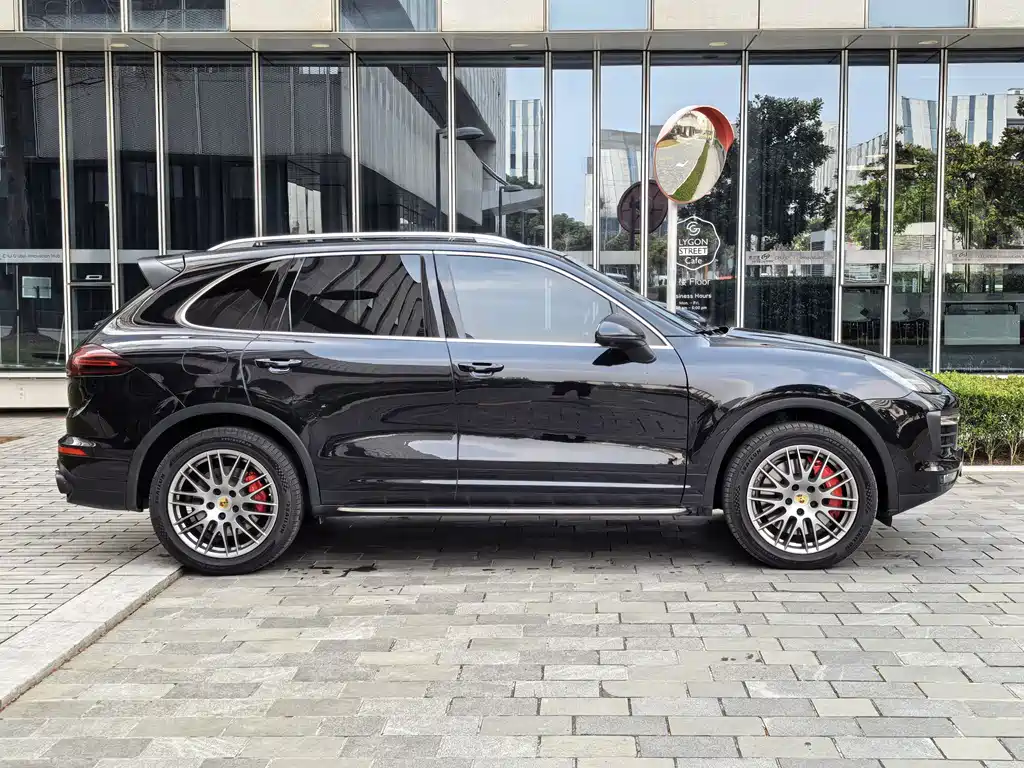 Porsche Cayenne 2017 — фото 5