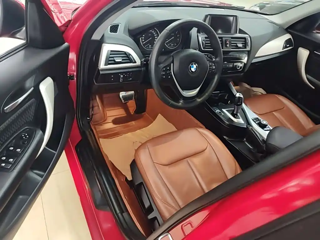 BMW 1 Series 2015 — фото 16