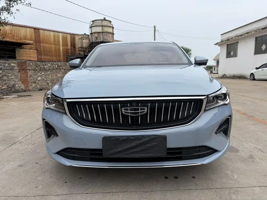 Geely Emgrand 2023