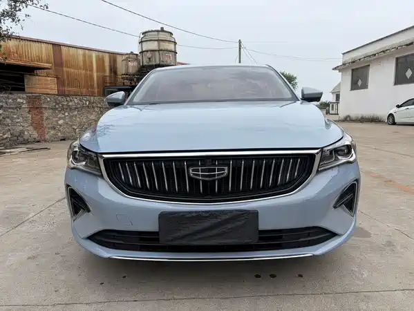 Geely Emgrand 2023