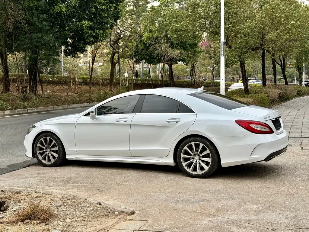 Mercedes-Benz CLS 2016 — фото 9