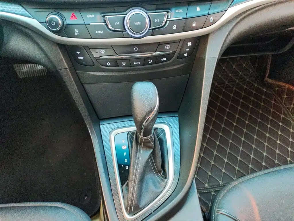 Buick Excelle 2019 — фото 14
