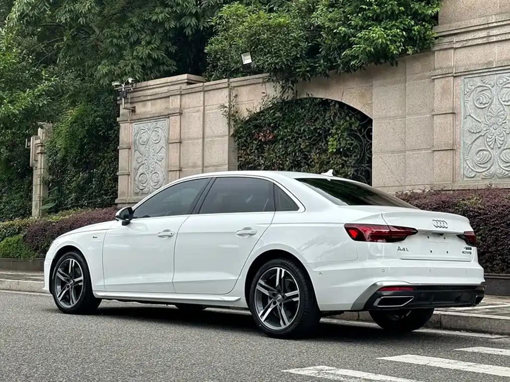 Audi A4L 2021 — фото 11