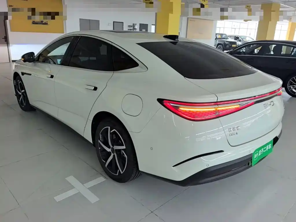 BYD Seal 07 DM-i 2025 — фото 5