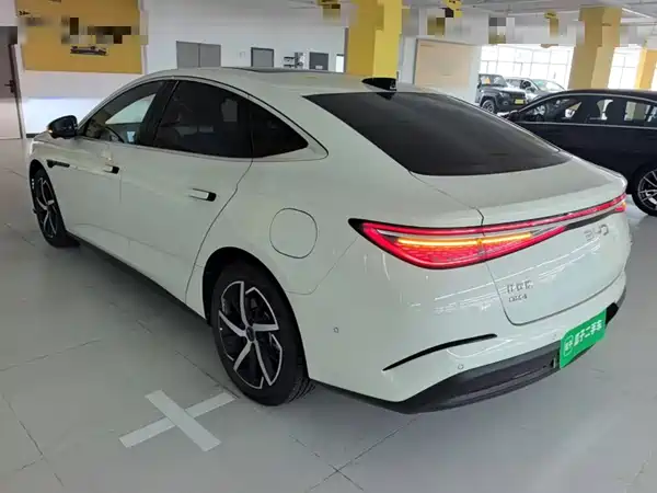 BYD Seal 07 DM-i 2025