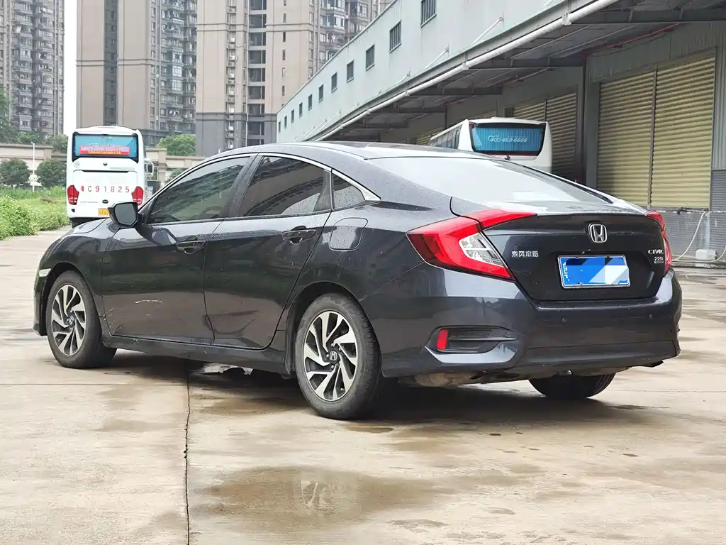 Honda Civic 2017 — фото 4