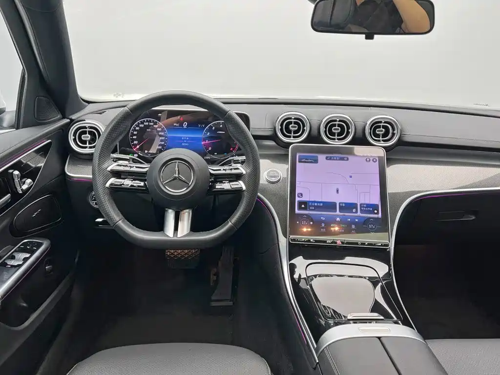 Mercedes-Benz C-Class 2024 — фото 18