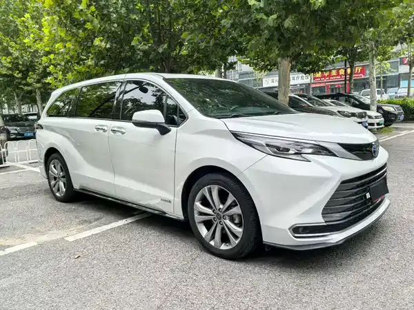 Toyota Sienna 2023
