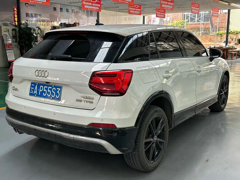 Audi Q2L 2019 — фото 8