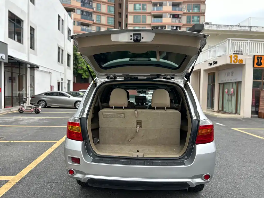 Toyota Highlander 2010 — фото 42