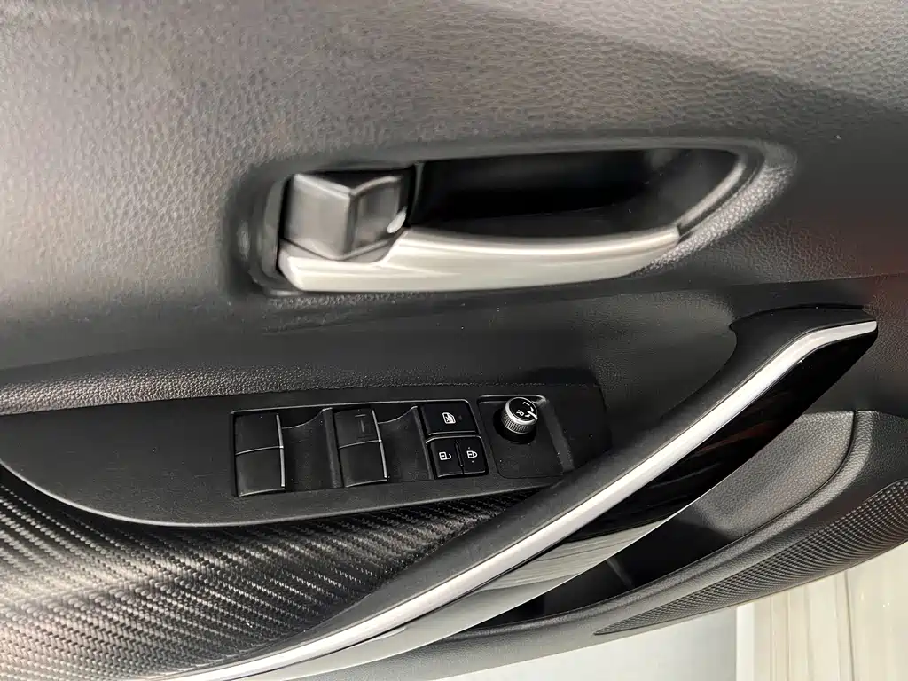 Toyota Corolla 2023 — фото 27
