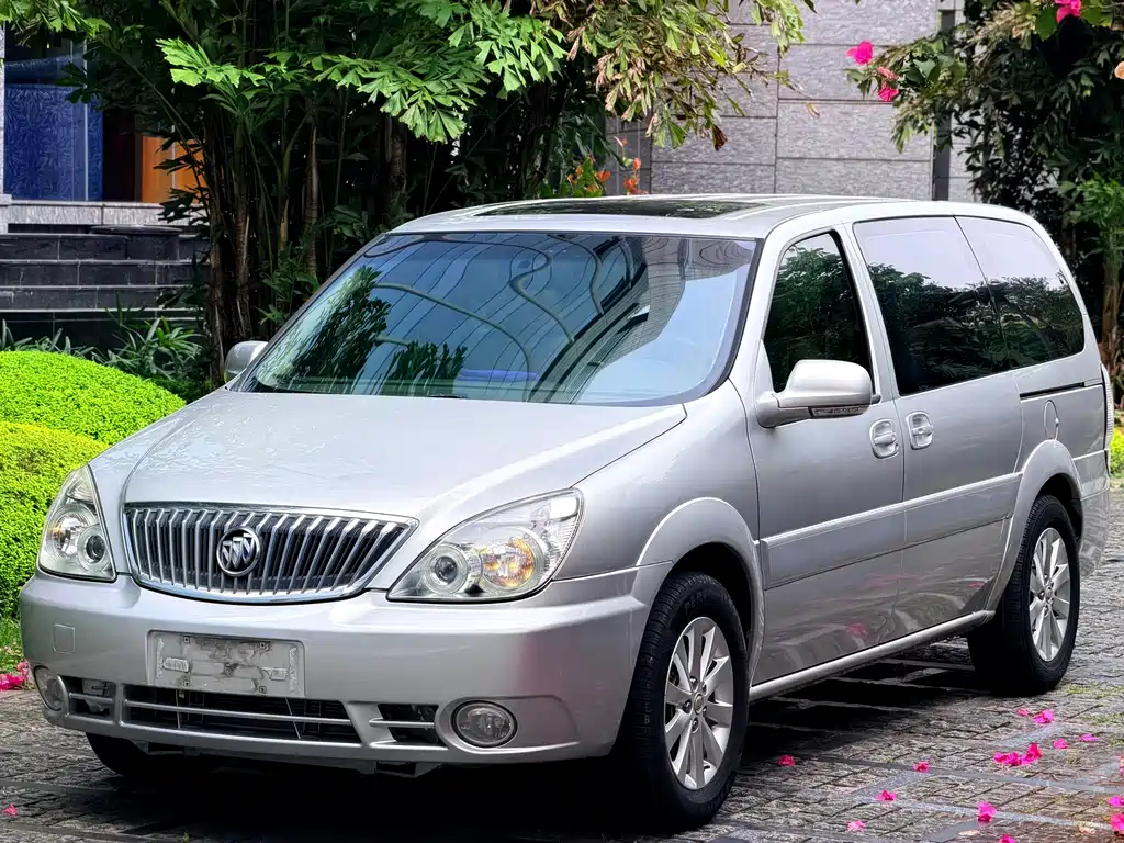 Buick GL8 2011