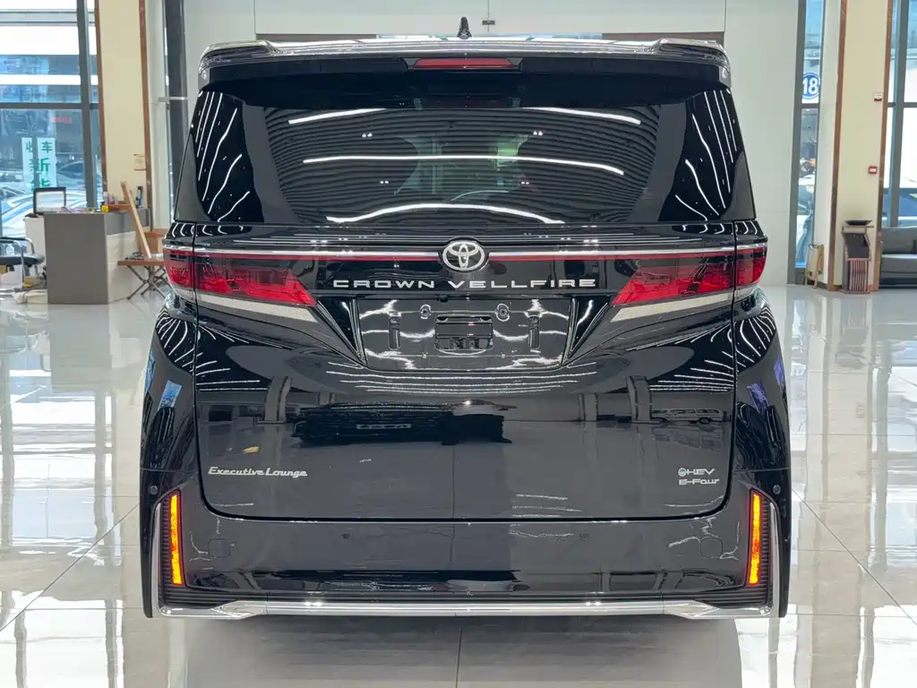 Toyota Vellfire 2024 — фото 11