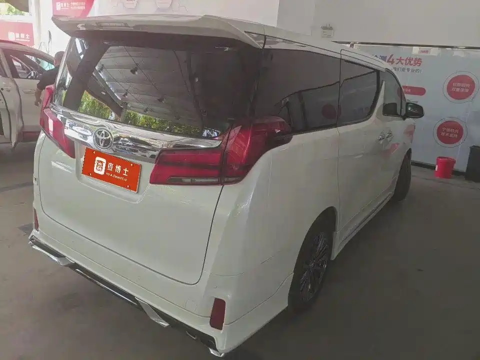 Toyota Alphard 2018 — фото 4