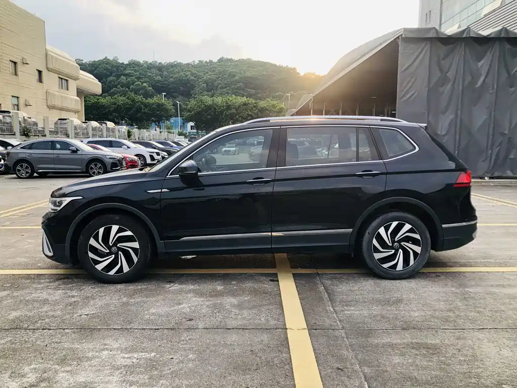 Volkswagen Tiguan L 2021 — фото 7